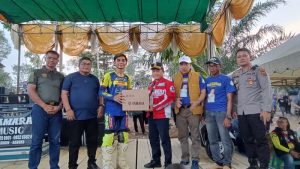 Al Haris Tutup Gubernur Cup 1 Super Grasstrack Cirkuit MPK Bangko