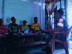 Sambangi Ketua RT, Serda Sintong Himbau Warga Cegah Kebakaran Lahan