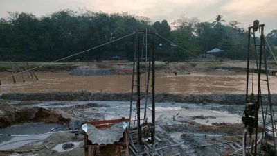 Jembatan Rangka Baja Dusun Mangun Jayo Mulai Dibangun