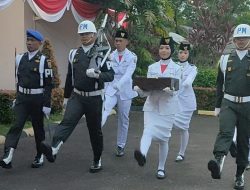 Siswi Terbaik Bungo, Sukses Bawa Baki Duplikat Merah Pada Putih HUT RI Ke-79