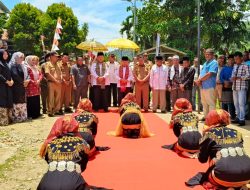 Jalan Batang Asai Mulus di Era Gubernur Al Haris, Warga Gelar Syukuran