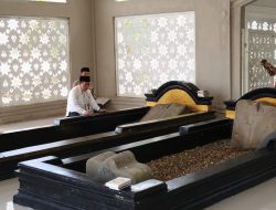 Al Haris Awali Kampanye dengan Ziarah Ke Makam Raja Jambi Rangkayo Hitam