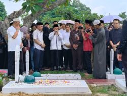 Al Haris Wakili Keluarga Sambutan di Pemakaman Alm Prof As’ad Isma