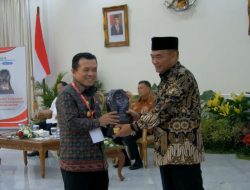 Lindungi Puluhan Ribu Masyarakat Miskin Ekstrem, Al Haris Pernah Terima Penghargaan Nasional dari Wapres RI