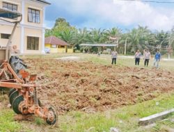 Dukung Program 100 Hari Pemerintah,Polsek VII Koto Ilir ajan Tanam Ubi Katu dan Pisang