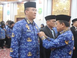 Kadis Kominfo dan Kadishub Jambi Terima Tanda Kehormatan Satyalancana Karya Satya XXX Tahun dari Presiden RI
