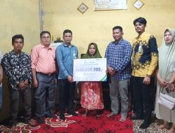 Pengawas TPS Meninggal Dunia, BPJamsostek Muara Bungo Serahkan Santunan Kematian
