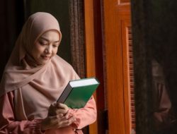 Menjadi Muslim Sejati Memerlukan Komitmen dan Dedikasi