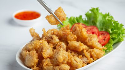 Perjuangan Heroik Saat Beli Gorengan