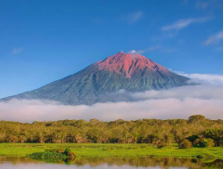 Gunung Kerinci dan Burung Ajaib
