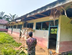 Lama Terbengkalai, Satgas TMMD Rehab Madrasah Desa Teluk Kuali