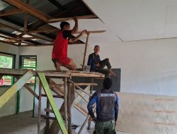 Satgas TMMD Kebut Pemasangan Plafon Madrasah Nurul Falah