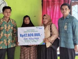 BPJamsostek Muara Bungo Serahkan Santunan Kematian Kepada Ahli Waris