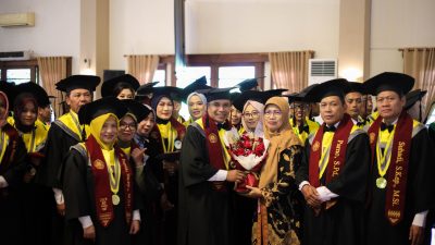 Kapolres Bungo AKBP Eko Resmi Wisuda S2 di UNIBA