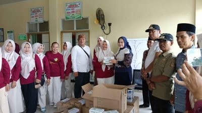 Tutup Masa Reses di Tanah Sepenggal Lintas, Senator Elviana Serahkan Bantuan Obat-obatan