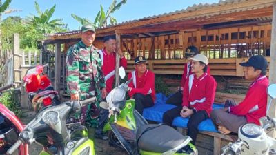 Topang Ekonomi Keluarga, Serma Sutiyono Ajak Warga Beternak Kambing