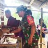 Terkait Hewan Qurban, Babinsa Syaipul dan Mantri Hewan Cek Kesehatan Sapi
