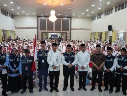Lepas Kloter 19, Pesan Gubernur Jambi melalui Asisten II Johansyah: Jaga Kesehatan dan Kekompakan