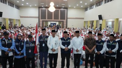 Lepas Kloter 19, Pesan Gubernur Jambi melalui Asisten II Johansyah: Jaga Kesehatan dan Kekompakan