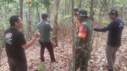 Cegah Kebakaran, Babinsa Seprizal Saputra Bersama Polisi Patroli Karhutla