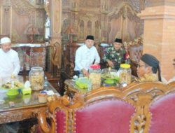 Serka Ishak Usai Shalat Idul Adha, Lanjut Ramah Tamah Dengan Dirut PT Tembesu Jaya