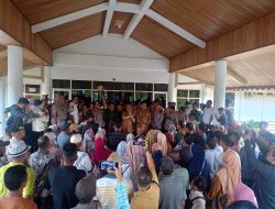 Terima Pendemo, Bupati Dedy Putra : Bila Terbukti Korupsi Kita Berhentikan
