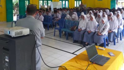 Samsat Pos Rimbo Bujang adakan Giat Sosialisasi untuk Perkuat Kesadaran Kesamsatan dan Edukasi Keselamatan Berlalu lintas di SMAN 2 Tebo