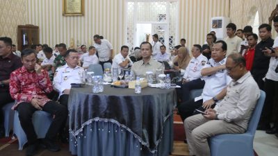 Gubernur Al Haris Dampingi Menteri Transmigrasi Bahas Penyelesaian Permasalahan TSM IV Gelam Baru