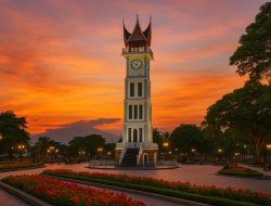 Wisata Jam Gadang: Ikon Sejarah dan Budaya di Bukittinggi