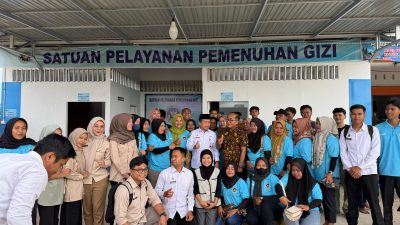 Tinjau SPPG di Pemayung, Gubernur Al Haris Minta Beli Bahan Pokok di Jambi Agar Perputaran Ekonomi Semakin Meningkat