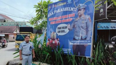 Jasa Raharja dan Satlantas Polres Sarolangun Pemasang Spanduk Himbauan Keselamatan di Titik Rawan Kecelakaan