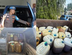 Sejumlah Mobil Pelangsir dan Jerigen Berisi Solar Diamankan Polisi