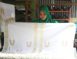 Dari Rumah Prajurit, Istri TNI di Bungo Ini Sukses Angkat Batik Lokal hingga Dilirik Publik