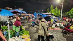 Subuh Baru Lewat, Pasar Bungur Sudah Ramai
