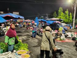 Subuh Baru Lewat, Pasar Bungur Sudah Ramai