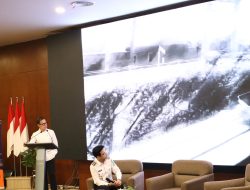 Gubernur Al Haris Hadiri Bedah Buku Babad Alas, karya Autobiografi-Reflektif Wamendagri Bima Arya Sugiarto