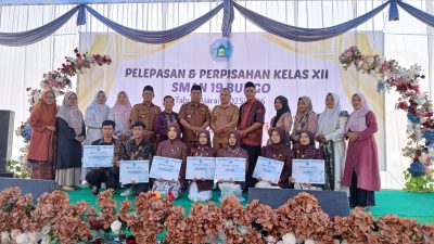 Perpisahan dan Pelepasan Siswa Kelas XII SMAN 19 Bungo, Kepsek Sampaikan Pesan Motivasi