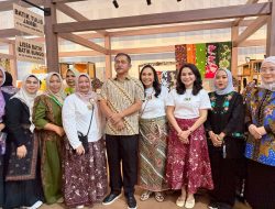 Batik Bungo Memukau di Balai Kartini, KSAD dan Ketua Umum Persit KCK Singgah ke Stan Lissa Batik
