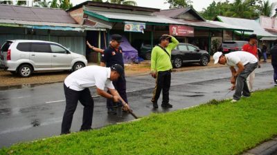 Wabup Tebo Pimpin Gotong Royong Bersama OPD di Rumah Dinas Bupati