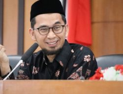 Ustaz Adi Hidayat: Jangan Terjebak Menyesali yang Belum Dicapai