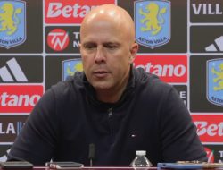 Liverpool Dipermalukan Aston Villa 2-4, Arne Slot Soroti Lemahnya Set-Piece
