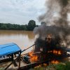 Habis Kesabaran, Warga Punti Kalo Bakar Rakit Dompeng PETI