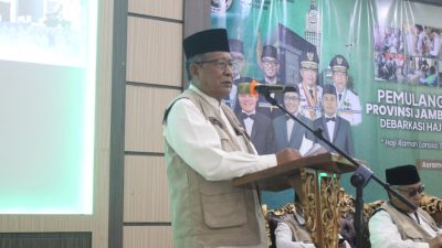 Wagub Sani Sambut Kepulangan 443 Jamaah Haji Kloter BTH-21 di Asrama Haji Jambi