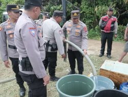 Polres Payakumbuh Salurkan Air Bersih untuk Warga Simantuang, Sambut HUT Bhayangkara ke-80