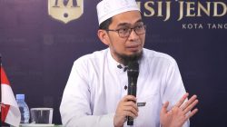 Tersenyumlah, Ustaz Adi Hidayat Ingatkan Pentingnya Bersyukur di Tengah Kesulitan