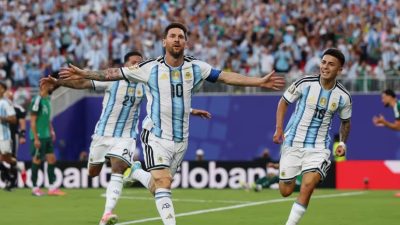 Messi Cetak Hattrick, Argentina Awali Misi Pertahankan Gelar dengan Kemenangan Meyakinkan
