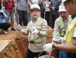 Gubernur Al Haris Letakkan Batu Pertama Pembangunan RSUD Bukit Tengah di Kerinci