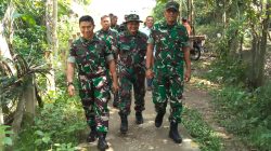 Kasiter Korem 042/Gapu Tinjau Pembangunan Dua Jembatan di Sarolangun