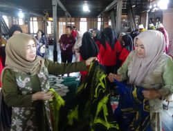 Hj. Hesti Haris Dorong Lahirnya Wirausaha Muda Melalui Pelatihan Batik Kontemporer PKW