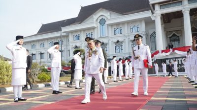 Pimpin Upacara HUT RI, Gubernur Al Haris Tegaskan Semangat Proklamasi Mengisi Kemerdekaan Bekerja untuk Indonesia